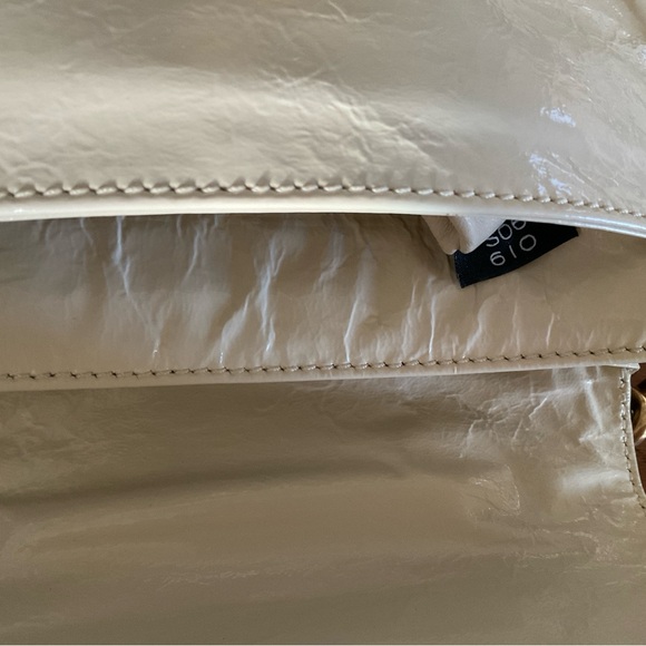 Marc Jacob’s “URSULA” Beige Patent Leather Bag with Gold Chain Handle - Picture 9 of 13